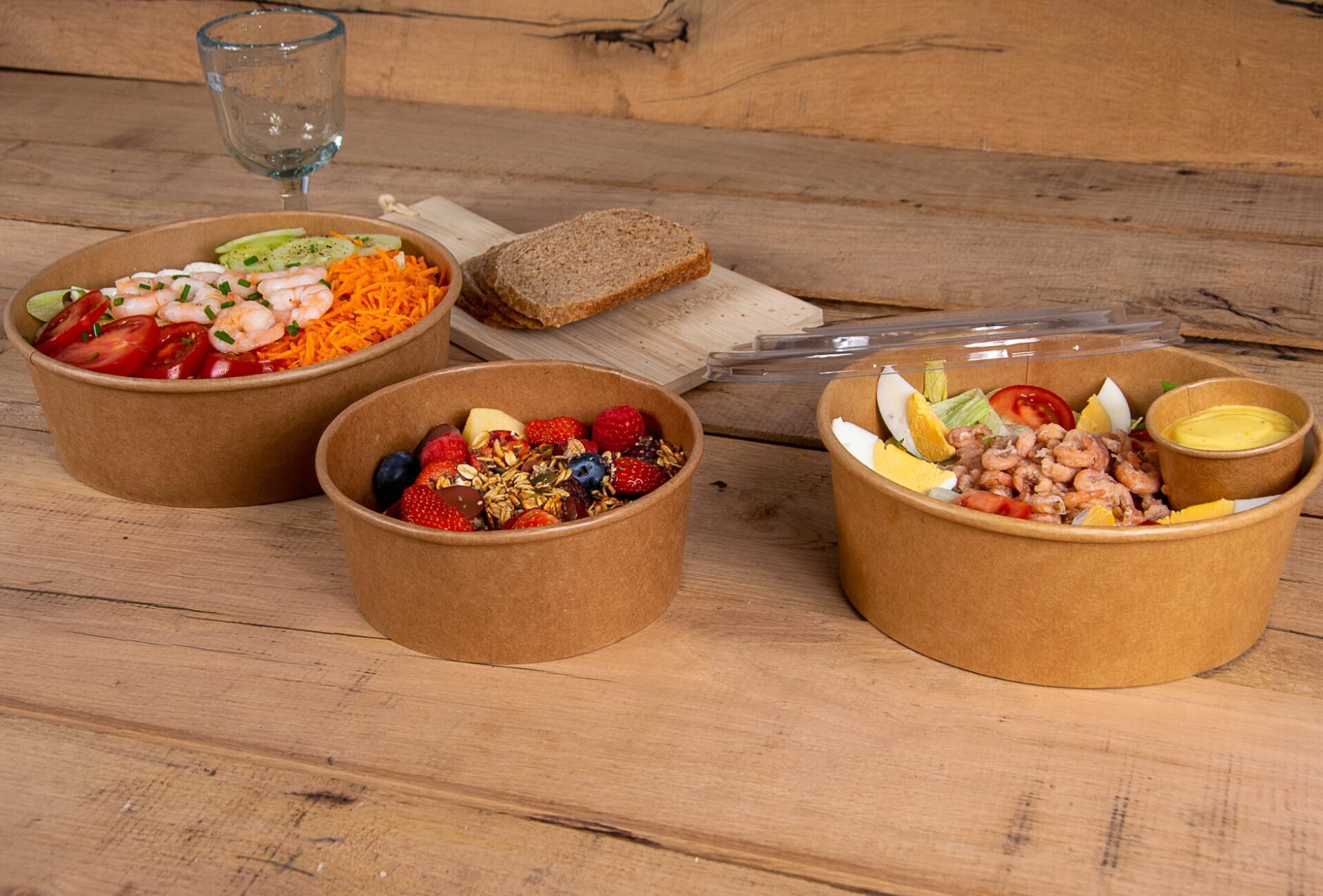 Kartonnen saladebowls van Imagopackgroup voor take-away en traiteurs
